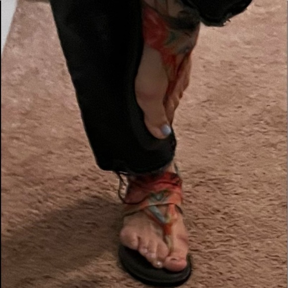 SANUK TIE DYE SANDALS - Picture 4 of 9